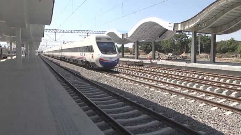 yuksek-hizli-tren-yuz-binlerce-kisiyi-agirlad-6413506_o