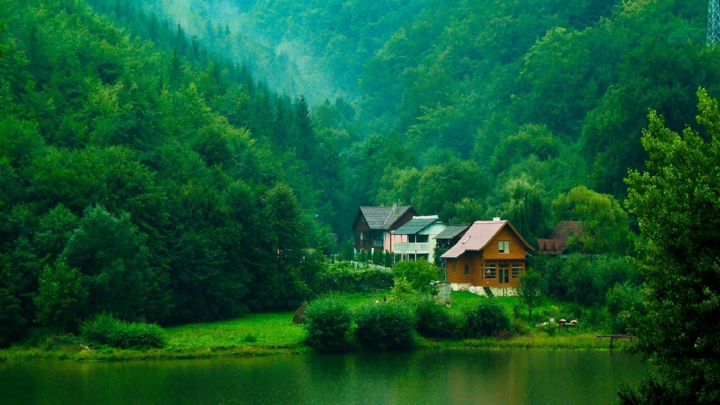lake-houses-in-the-forest-2400x1350-wallpaper