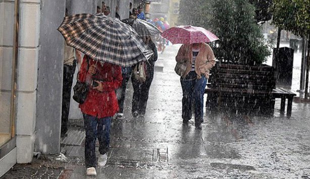 عاجل: الأرصاد الجوية: من المتوقع استمرار الأمطار بشكل غزير جدا حتى المساء