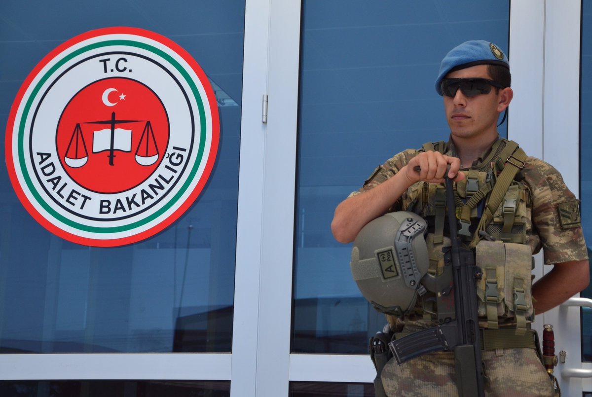 عاجل| قرار باعتقال والي إسطنبول السابق ورئيس أمن المدينة