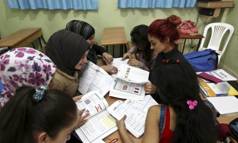إيطاليا تعلن عن 100 منحة دراسية جامعية للاجئين
