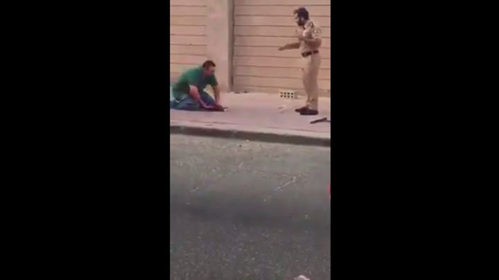 شاهد لحظة تسليم مصري قتل زوجته اللبنانية نفسه لرجال الأمن