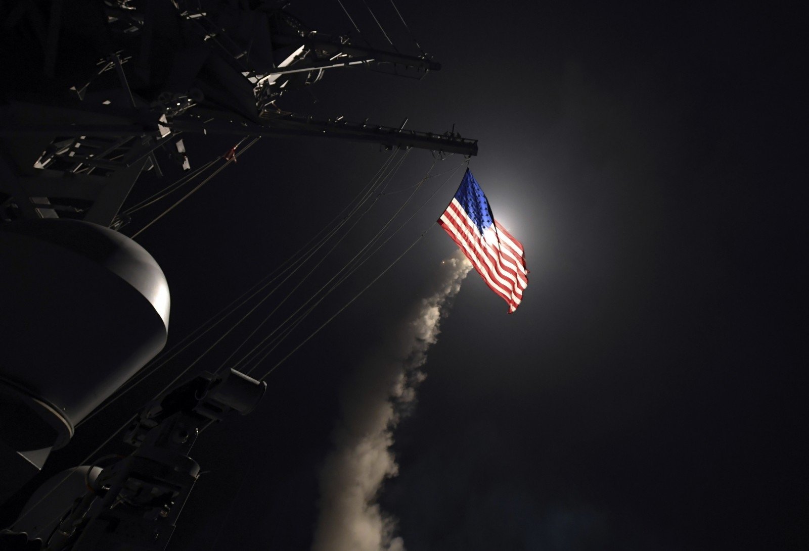 us-missiles-fly-to-syria-74374746
