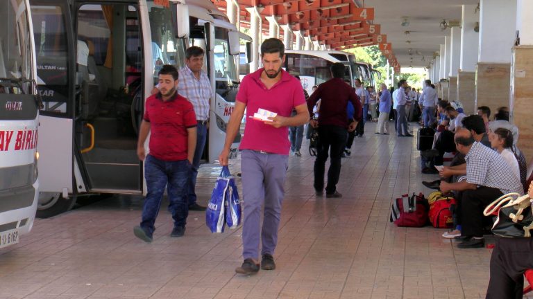 VATANDAŞ TATİL DÖNÜŞÜ OTOGARLARA AKIN ETTİ GAZİANTEP'TE BAYRAM DÖNÜŞÜ OTOGARA YOĞUNLUĞU