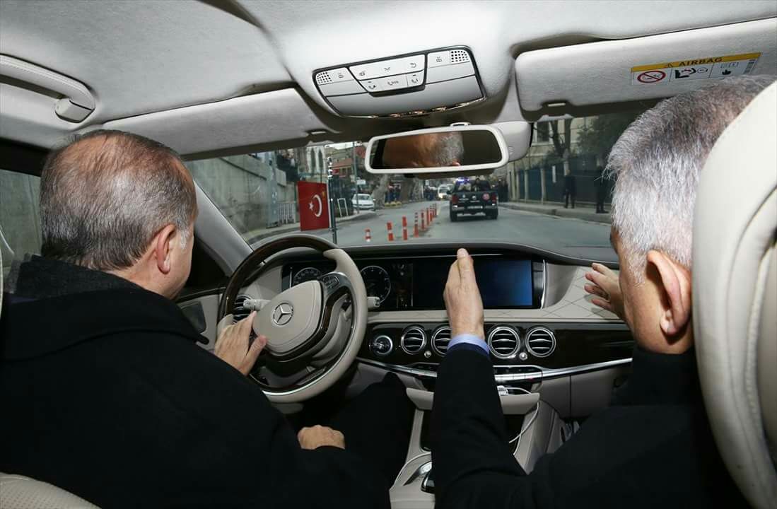 DUjiVXsX4AA97MT