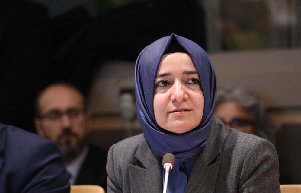 وزيرة تركية: تركيا تمد يد العون للاجئين السوريين منذ اليوم الأول لاندلاع الحرب
