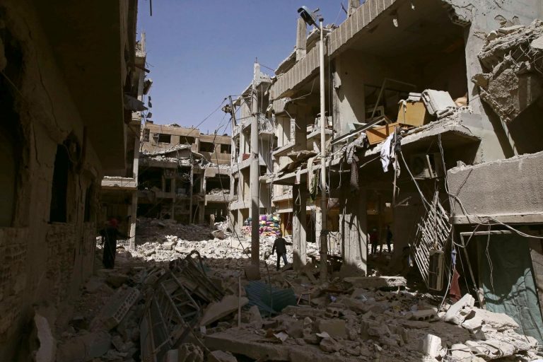 صحيفة: الجيش السوري يستعد لعملية "ضخمة" في دوما