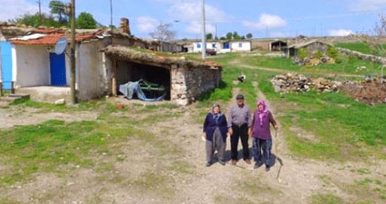 bu-koyde-sadece-3-kisi-yasiyor-muhtarin-secimde-10763938_2728_m