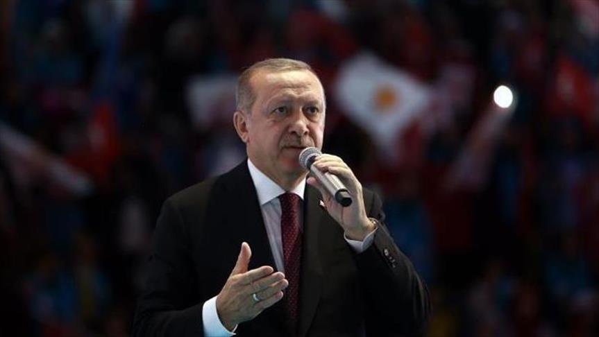 شاهد: أردوغان يلقن فرنسا وساركوزي درساً قاسياً لإساءاتهم للقرآن الكريم والإسلام