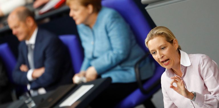 2018-05-16T072456Z_1500005642_RC12B32039E0_RTRMADP_3_GERMANY-POLITICS-MERKEL