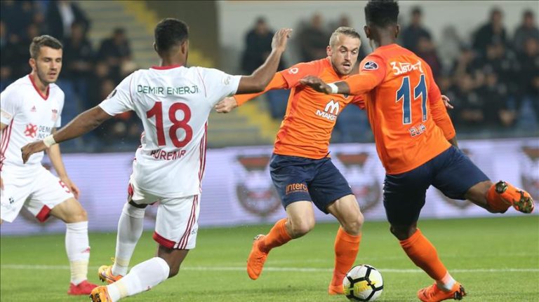 باشاك شهير الدوري التركي