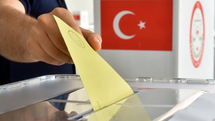 تنويه وتعليمات هامة للسوريين المجنسين حول حقك في الإدلاء بصوتك