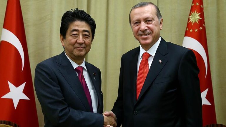 رئيس الوزراء الياباني يهنئ أردوغان