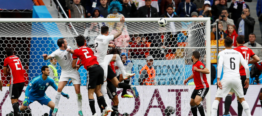 2018-06-15T135601Z_19830457_RC19A1067F00_RTRMADP_3_SOCCER-WORLDCUP-EGY-URY-1-900x400