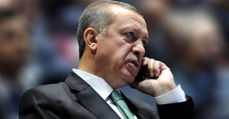 أردوغان يتحدث على الهاتف