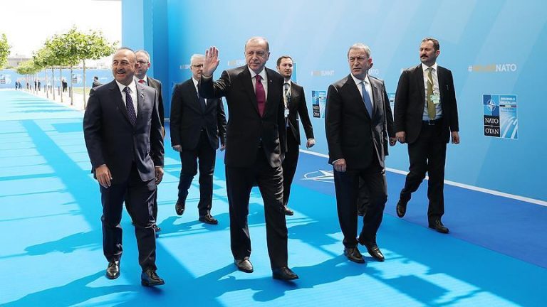 أردوغان يشارك في جلسة "ملف أفغانستان" بقمة الناتو