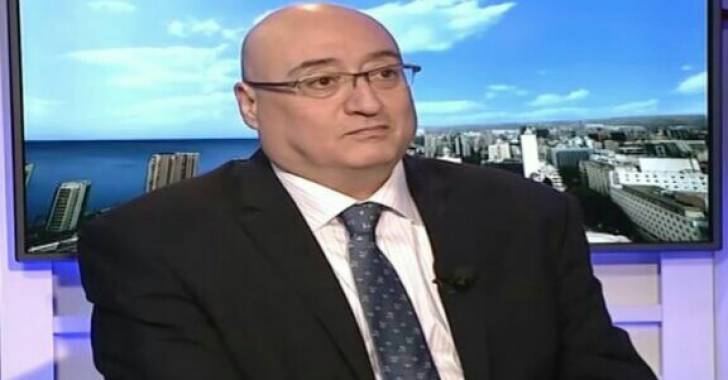 جوزيف أبو فاضل يتفاخر بطائفيته وعنصريته تجاه السوريين (فيديو)