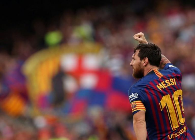 ميسي وسواريز لا يظهران أي رحمة في فوز ساحق لبرشلونة على ويسكا