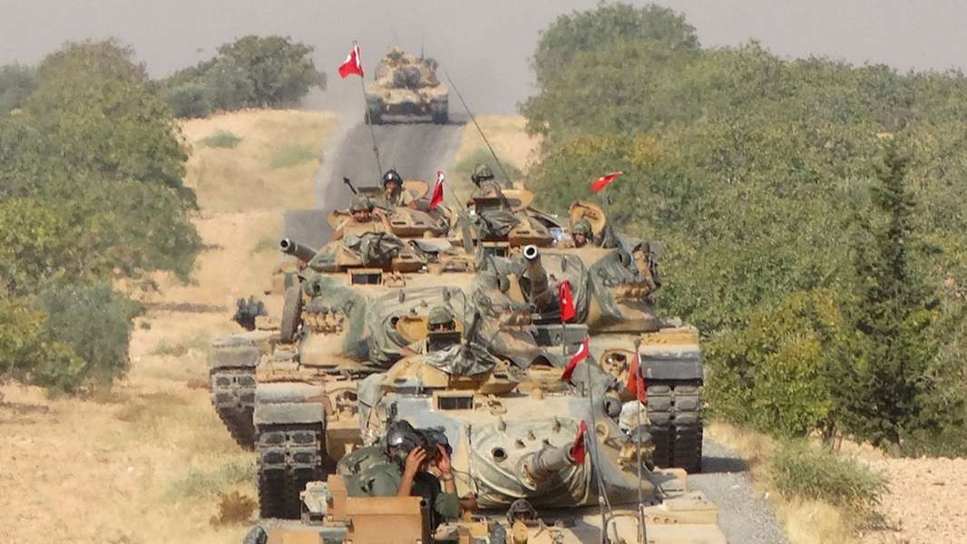 تحركات عسكرية تركية في ريف حلب وعلى حدود سوريا بعد إعلان النظام دخول منبج