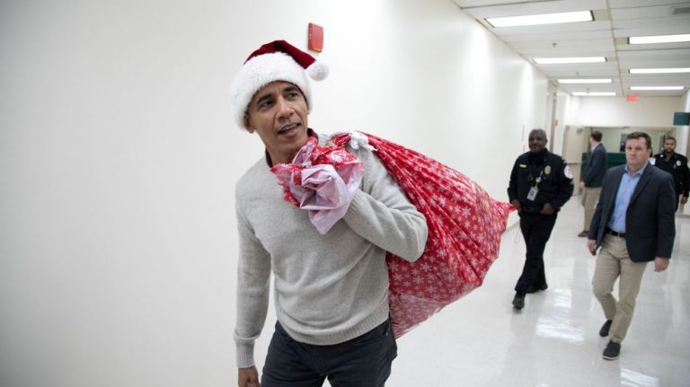 39cfe069-1d13-4a95-b50b-3a4627c41b5a-large16x9_PresidentObamaNICU
