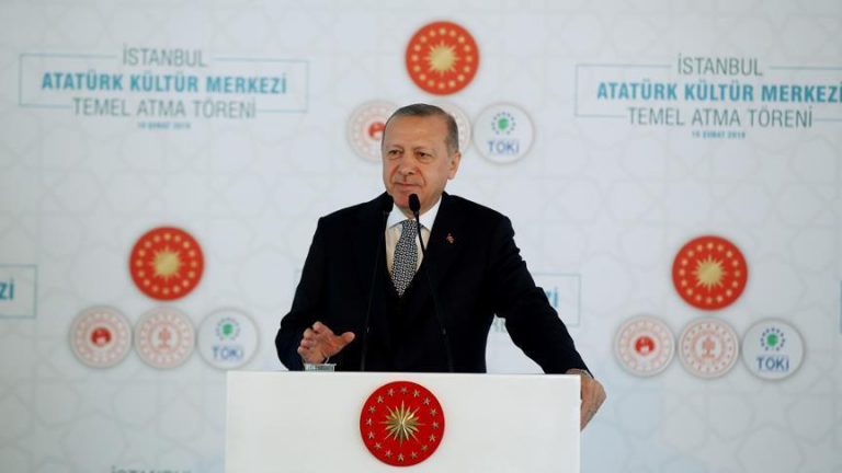 أردوغان يضع حجر أساس "دار الأوبرا"