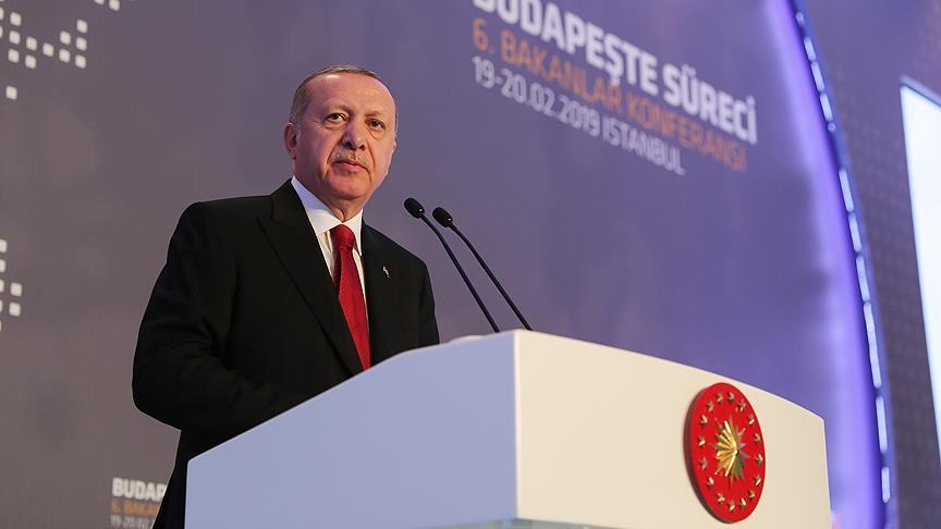 أردوغان: حزب العدالة والتنمية هو “أكبر عائلة في تركيا” ويستند إلى الكفاءات