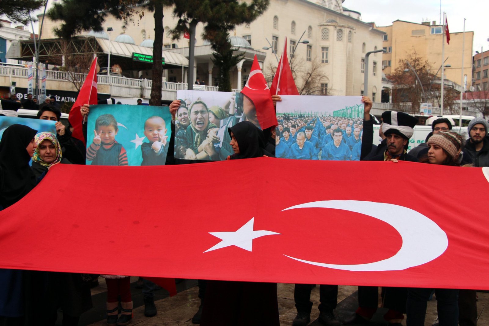 الصين في تهـ،ـد يد مبطن: تركيا تخـ،ـا طر بالعلاقات الاقتصادية بسبب “الأويغور”