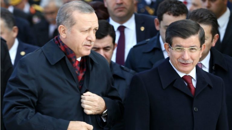 04052016_erdogan-davutoglu-afp-m