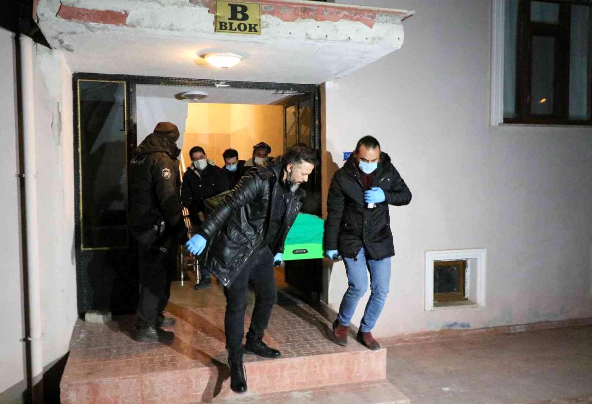 aysegul-ogretmen-kardesi-tarafindan-bicaklana-14626287_amp