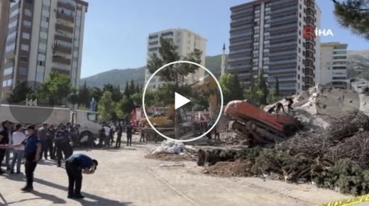 كهرمان مرعش مجددًا في الواجهة… انهيار مبنى يتسبب بكارثة (فيديو)