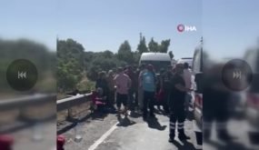 كارثة مرورية في موغلا.. اصطدام خلاطة خرسانة بحافلة صغيرة يخلّف قتيلاً و13 مصابًا (فيديو صادم!)