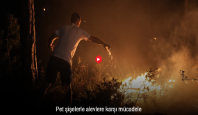 في مواجهة النار… زجاجات بلاستيكية في بورصة تتحول إلى أدوات إنقاذ! (فيديو)