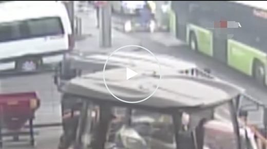 شارع يتحوّل إلى ساحة معركة في كوجالي (فيديو)