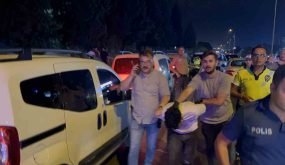 مطاردة تنتهي بكارثة… مهاجرون يقفزون من سيارة مسروقة في تكيرداغ (فيديو)