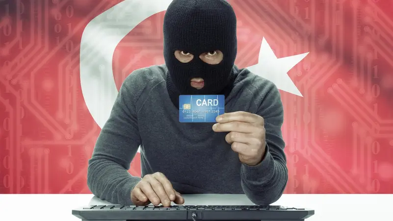 تركيا: تفكيك شبكة احتيال إلكتروني كبرى وضبط أصول بقيمة 225 مليون ليرة