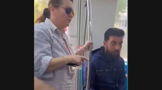 فيديو يثير جدلاً في تركيا بعد تهجم ركاب حافلة على شاب سوري