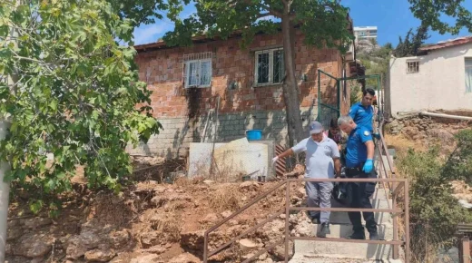 من صوت غريب إلى جثة هامدة… ضجيج غامض يكشف مأساة على درج منزل في أنطاليا! (فيديو)