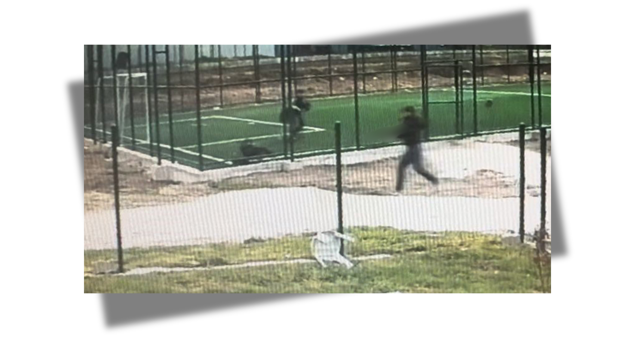 مراهق يفتح النار ويركض في الشارع… لحظات رعب في تركيا! (فيديو)