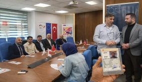 لقاء موسع يناقش مستقبل السوريين والتحديات التي تواجه السوريين في تركيا (فيديو)