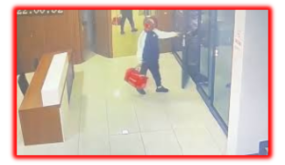 بالفيديو: مسلـ.ـحو.ن يتنكرون بزيّ “مندوب توصيل” ويحتـ.ـجز.ون أشخاصًا في بورصة.. والاقتحام صادم! (شاهد)