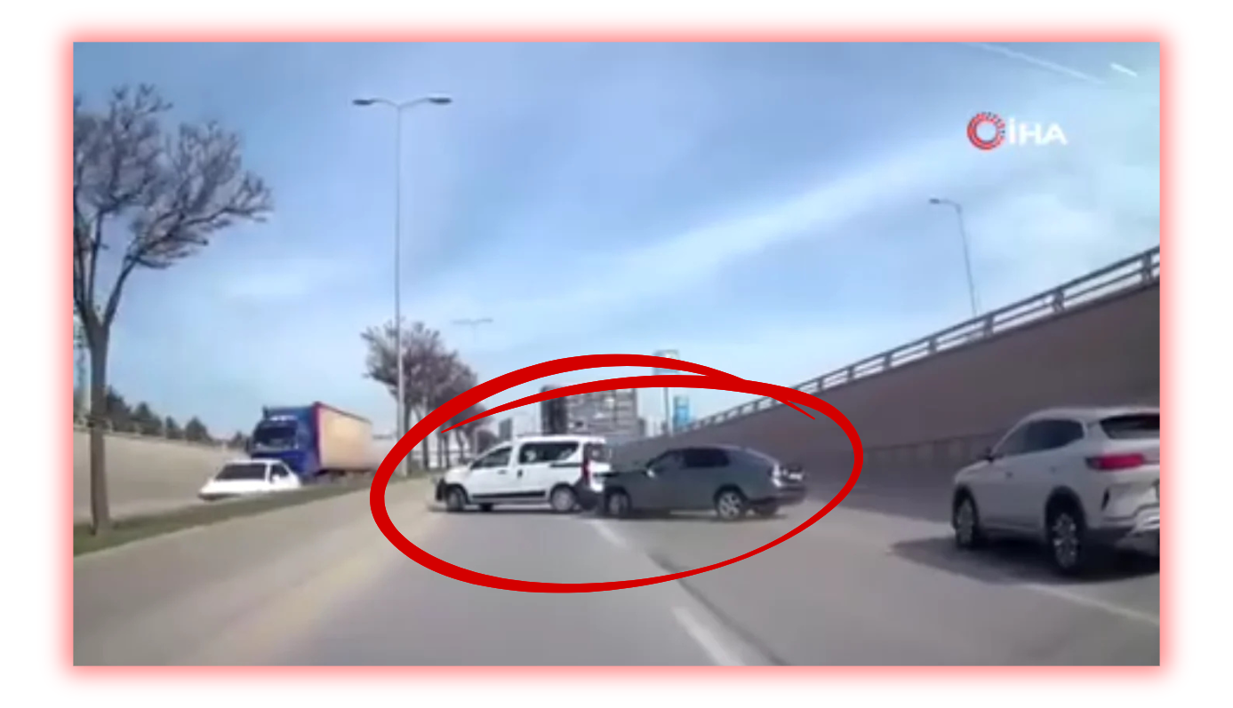 استعراض خطير على الطريق ينتهي بحادث مروّع في أنقرة (فيديو)