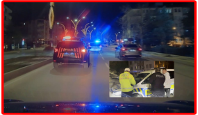 تركيا l سائق بلا رخصة يفرّ من الشرطة على الطريقة الهوليودية وينهار بالبكاء بعد تغريمه 290 ألف ليرة.. ألا تملكون رحمة (فيديو)