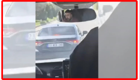 سائق يثير الرعب في ألازيغ.. ضيّق بسيارته على حافلة ركاب وكاد يتسبب بكارثة (فيديو)