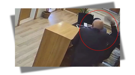 بالفيديو.. اعتداء بساطور على موظف داخل مبنى بلدية في ولاية أوردو التركية (شاهد)