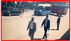 فاجعة في أنقرة… وفاة طفل أجنبي دهساً أثناء عبوره الطريق (فيديو)