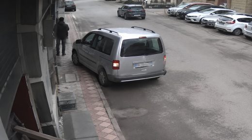 حادث مروع في إسكي شهير.. وفاة مسن وإصابة شخصين بعد دهس 3 مشاة (فيديو)