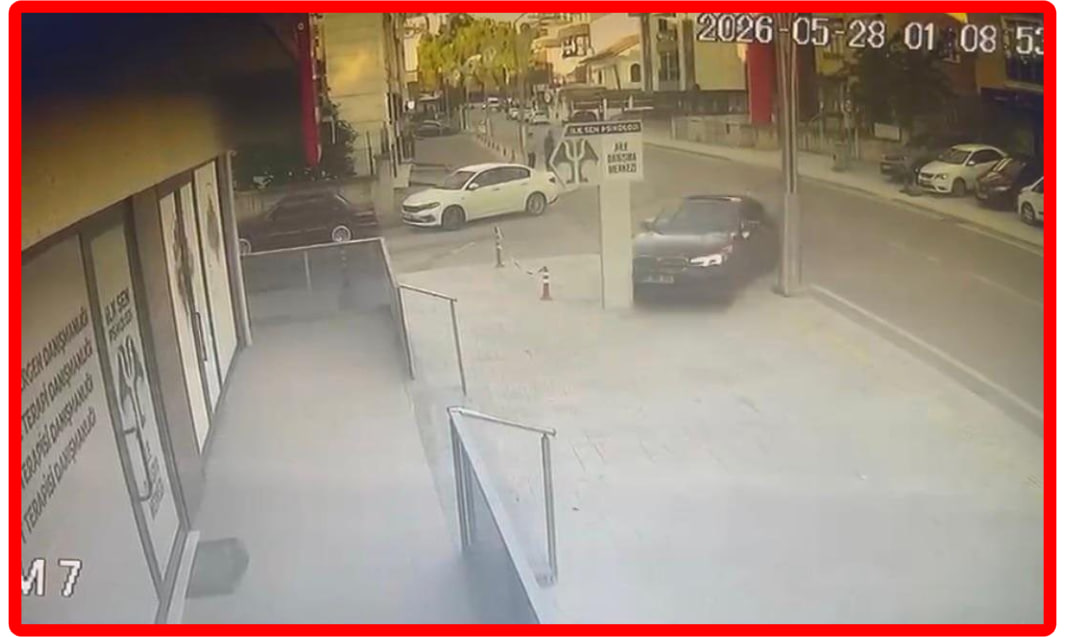 سيارة تخرج عن السيطرة وتدخل مركزاً للاستشارات في ولاية كوجالي التركية (فيديو)