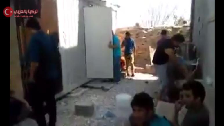 بالفيديو.. عمال سوريين في تركيا توقفوا عن العمل بسبب عدم تحصيل حقوقهم