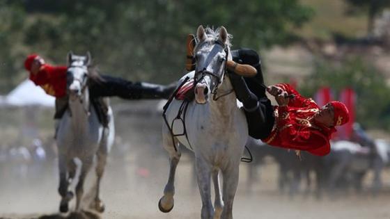 مهرجان"الرياضات الشعبية في العالم التركي" يتواصل في بورصة التركية