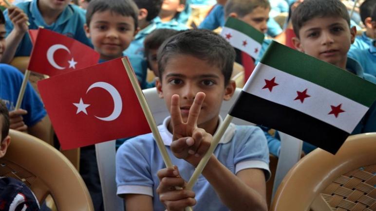نصف السوريين يرغبون بالبقاء في تركيا .. تقرير هام وشهادات لمتخصصين